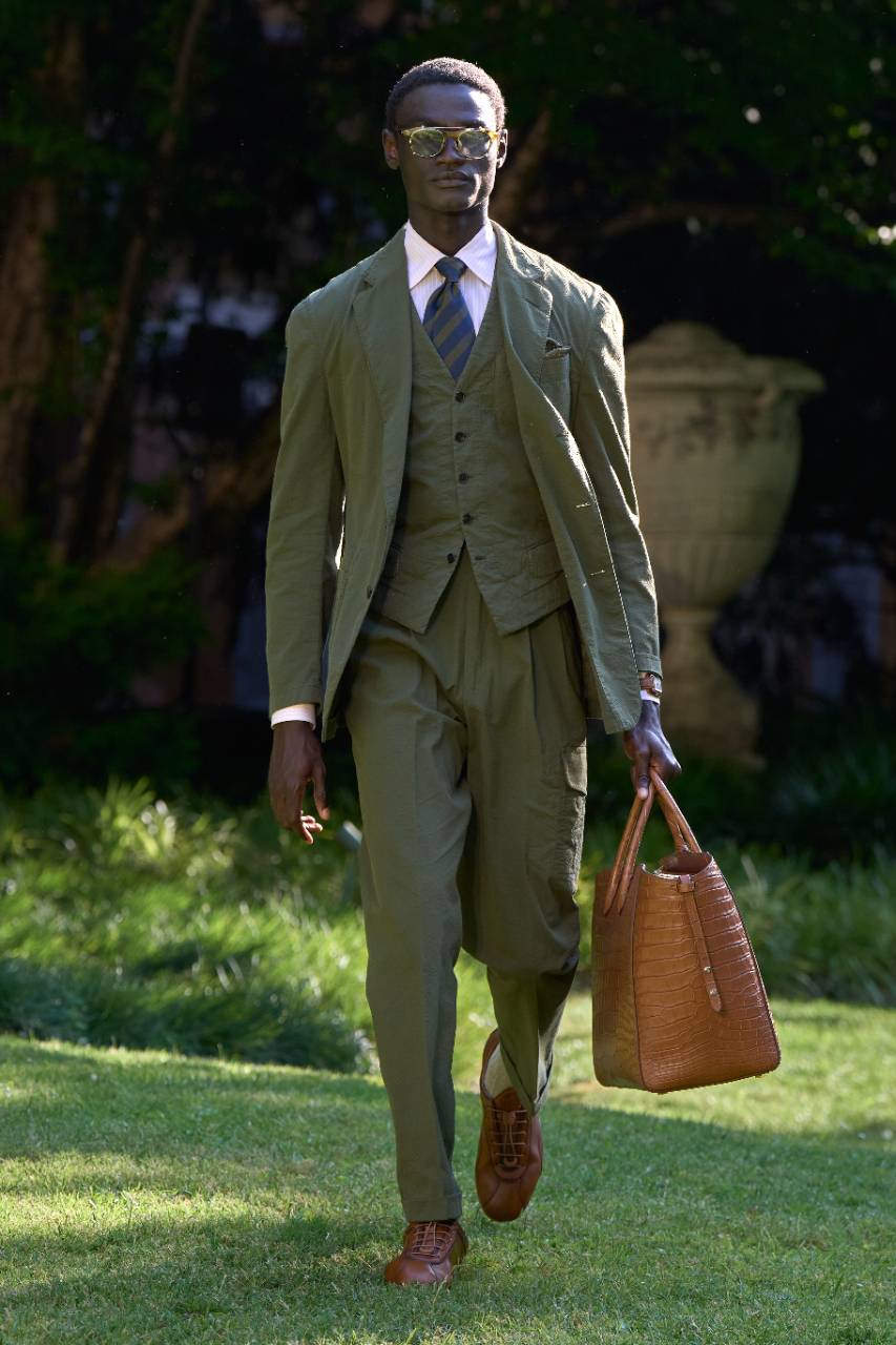 Neden Prada, Son Erkek Koleksiyonunda Pantolonsuzluğa Gitti?