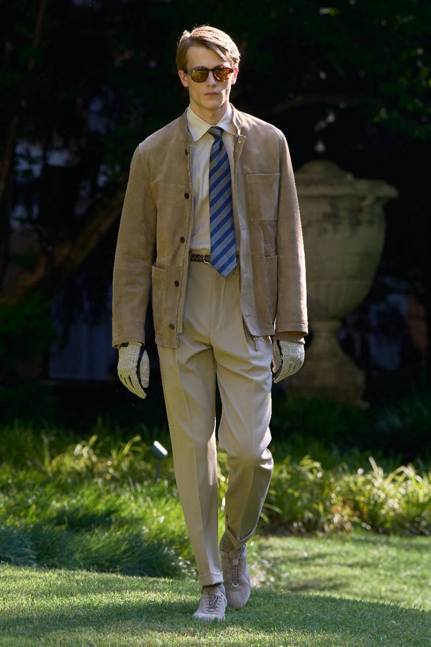 Neden Prada, Son Erkek Koleksiyonunda Pantolonsuzluğa Gitti?