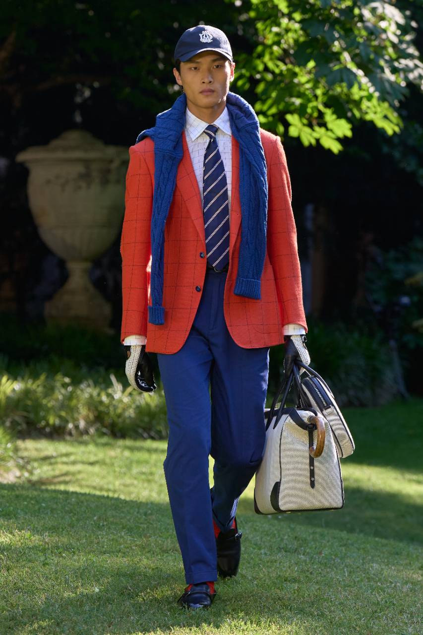 Neden Prada, Son Erkek Koleksiyonunda Pantolonsuzluğa Gitti?