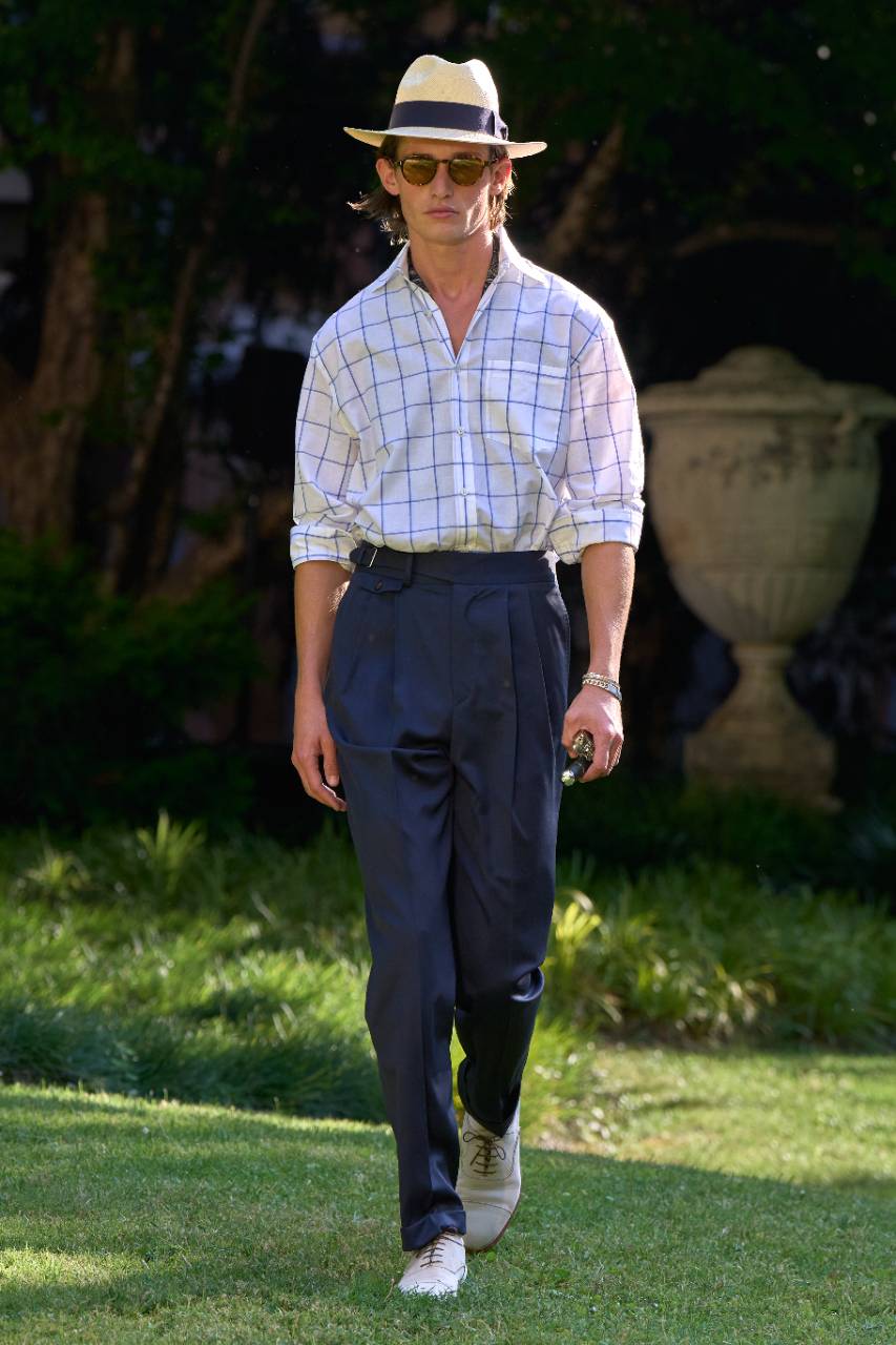 Neden Prada, Son Erkek Koleksiyonunda Pantolonsuzluğa Gitti?