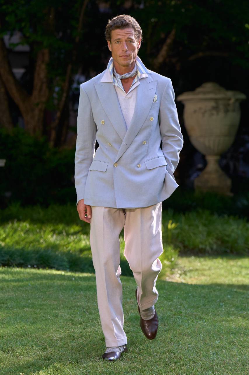 Neden Prada, Son Erkek Koleksiyonunda Pantolonsuzluğa Gitti?