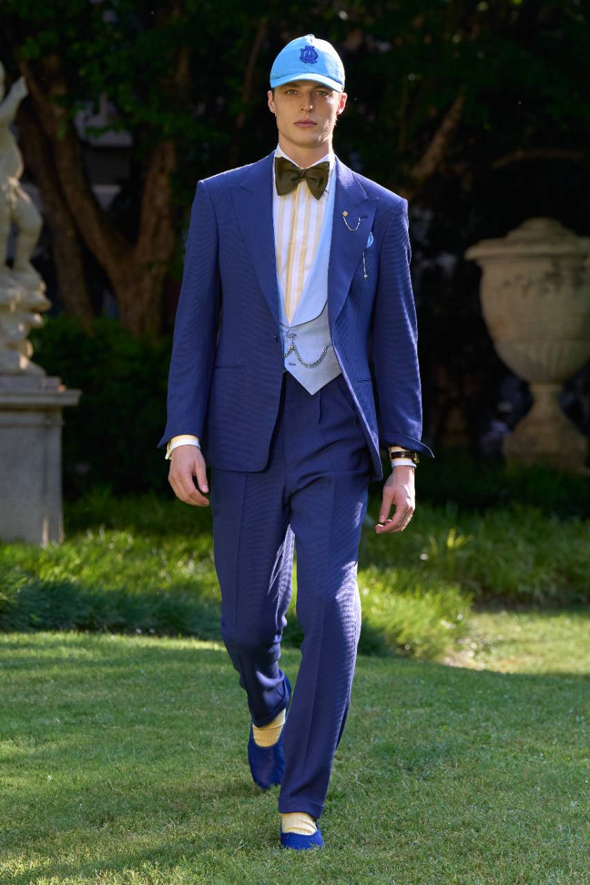 Neden Prada, Son Erkek Koleksiyonunda Pantolonsuzluğa Gitti?