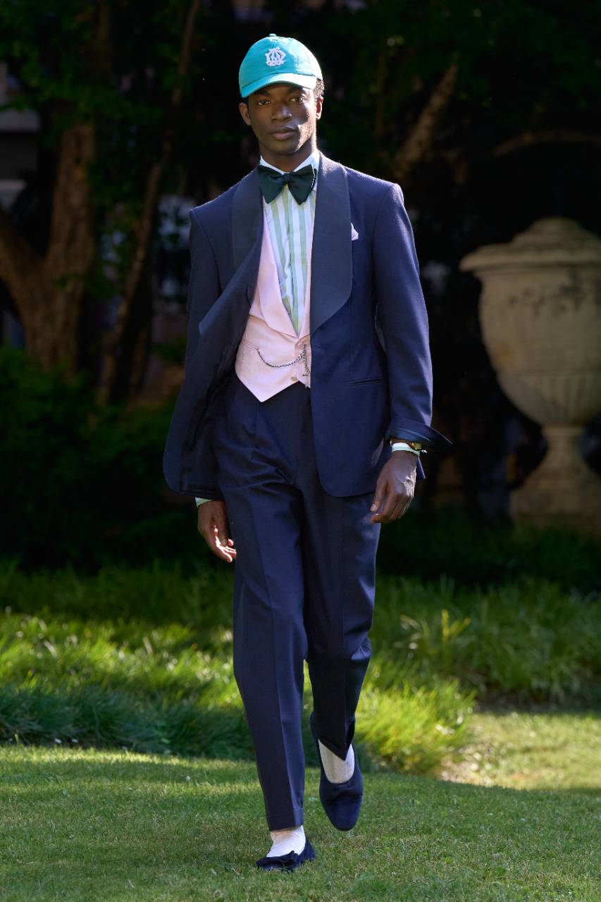 Neden Prada, Son Erkek Koleksiyonunda Pantolonsuzluğa Gitti?