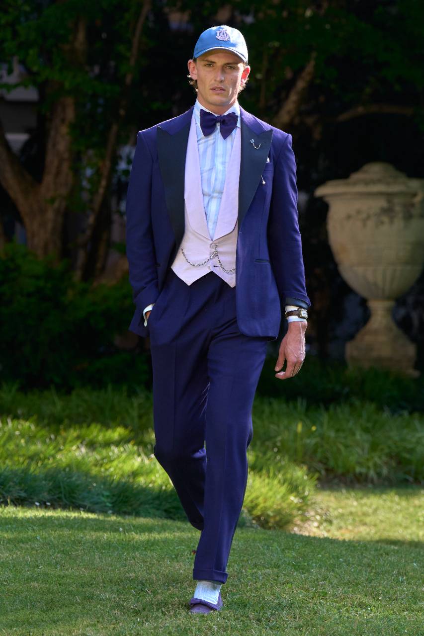 Neden Prada, Son Erkek Koleksiyonunda Pantolonsuzluğa Gitti?