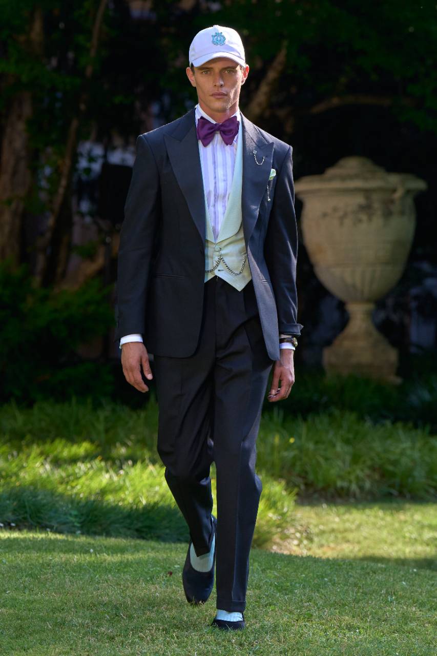 Neden Prada, Son Erkek Koleksiyonunda Pantolonsuzluğa Gitti?