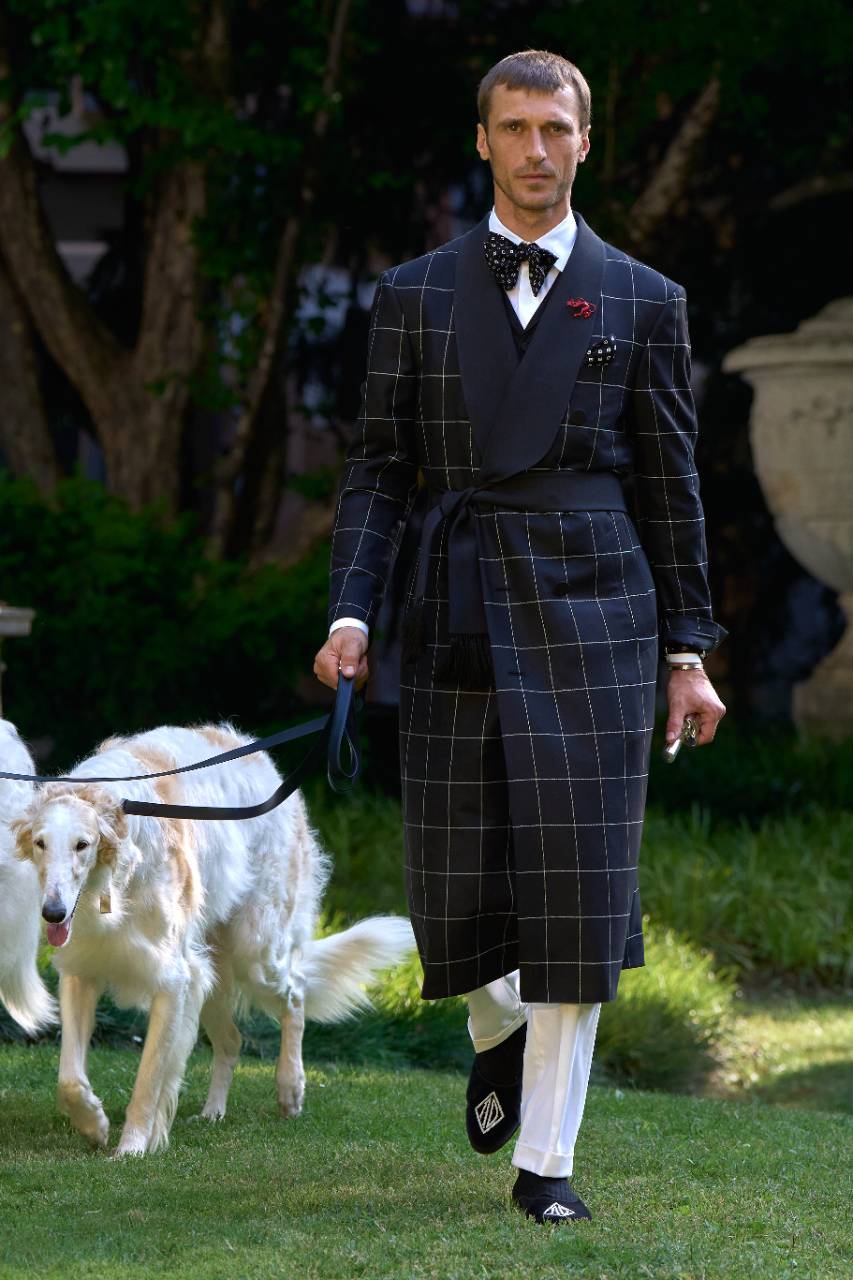 Neden Prada, Son Erkek Koleksiyonunda Pantolonsuzluğa Gitti?