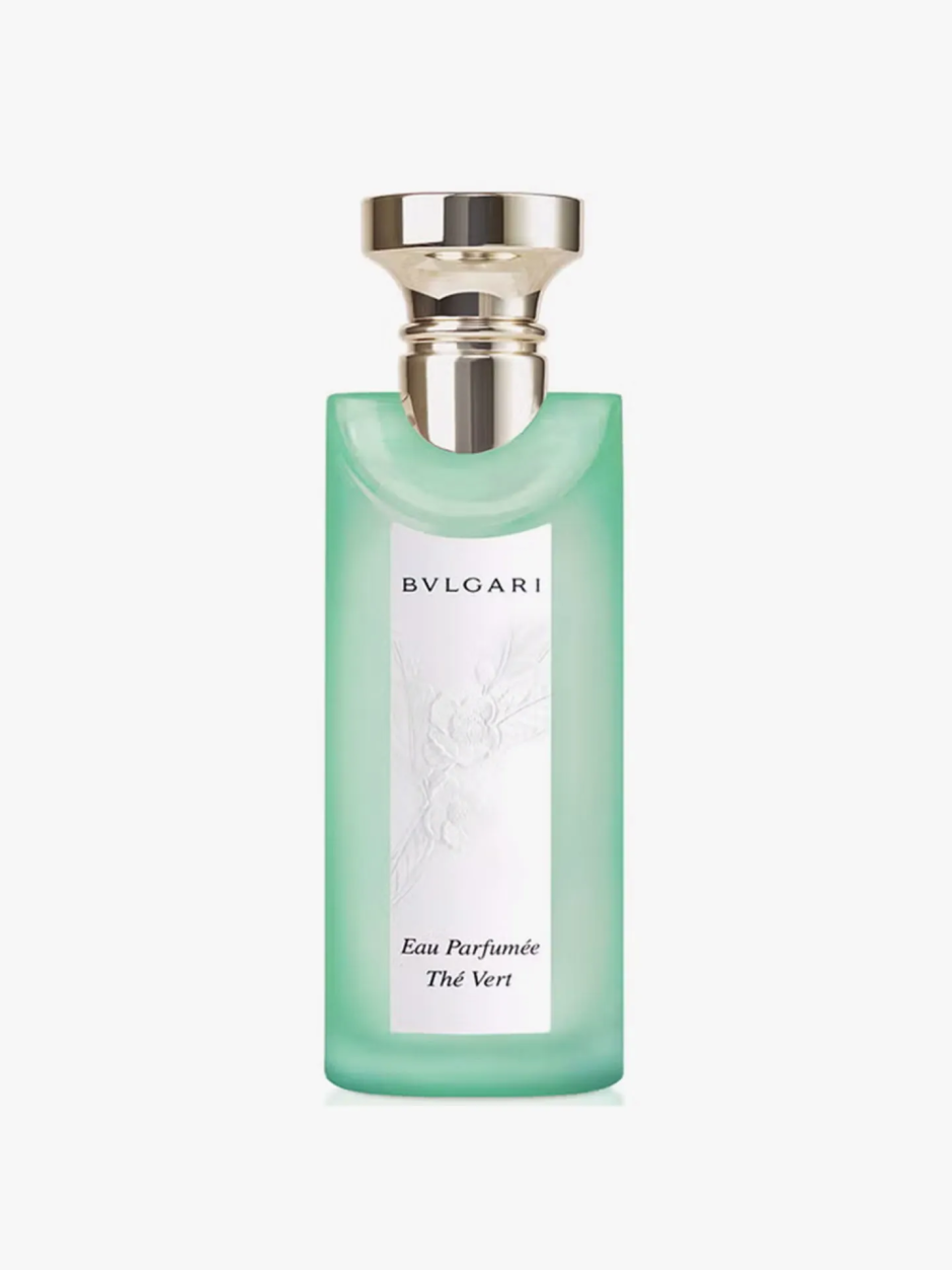 Damatlar, davetliler ve sağdıçlar için en iyi düğün günü parfümleri