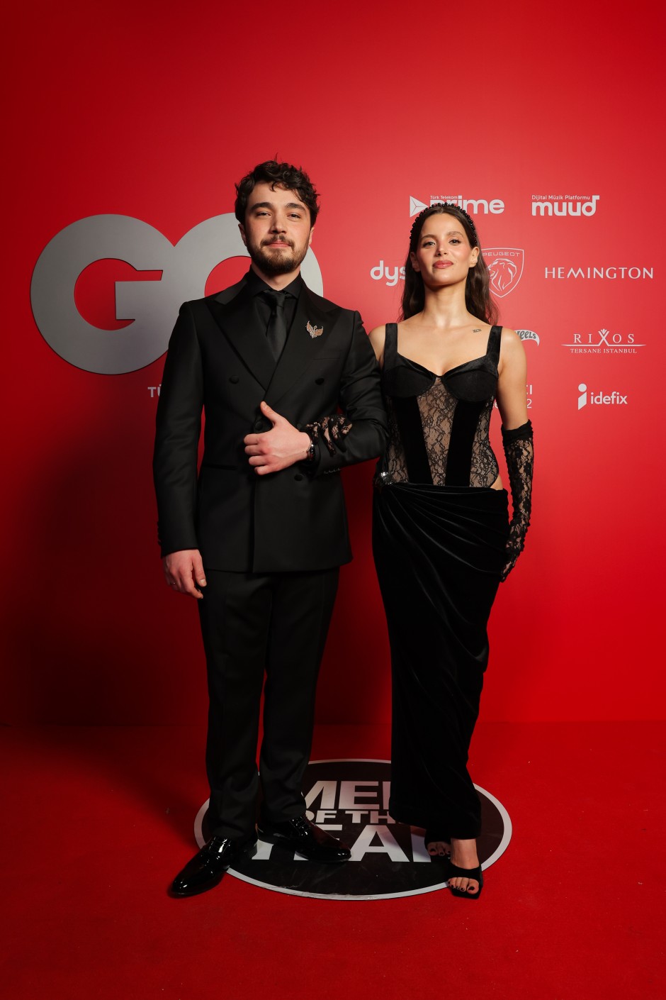 Burak Dakak ve Leyla Tanlar