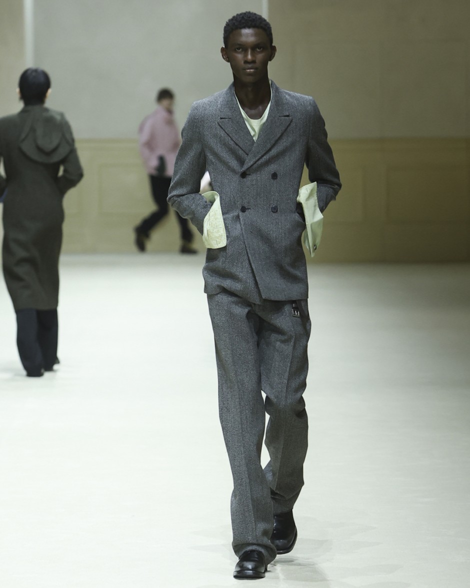 Moda Dünyası Neden Prada İçin Deli Oluyor?