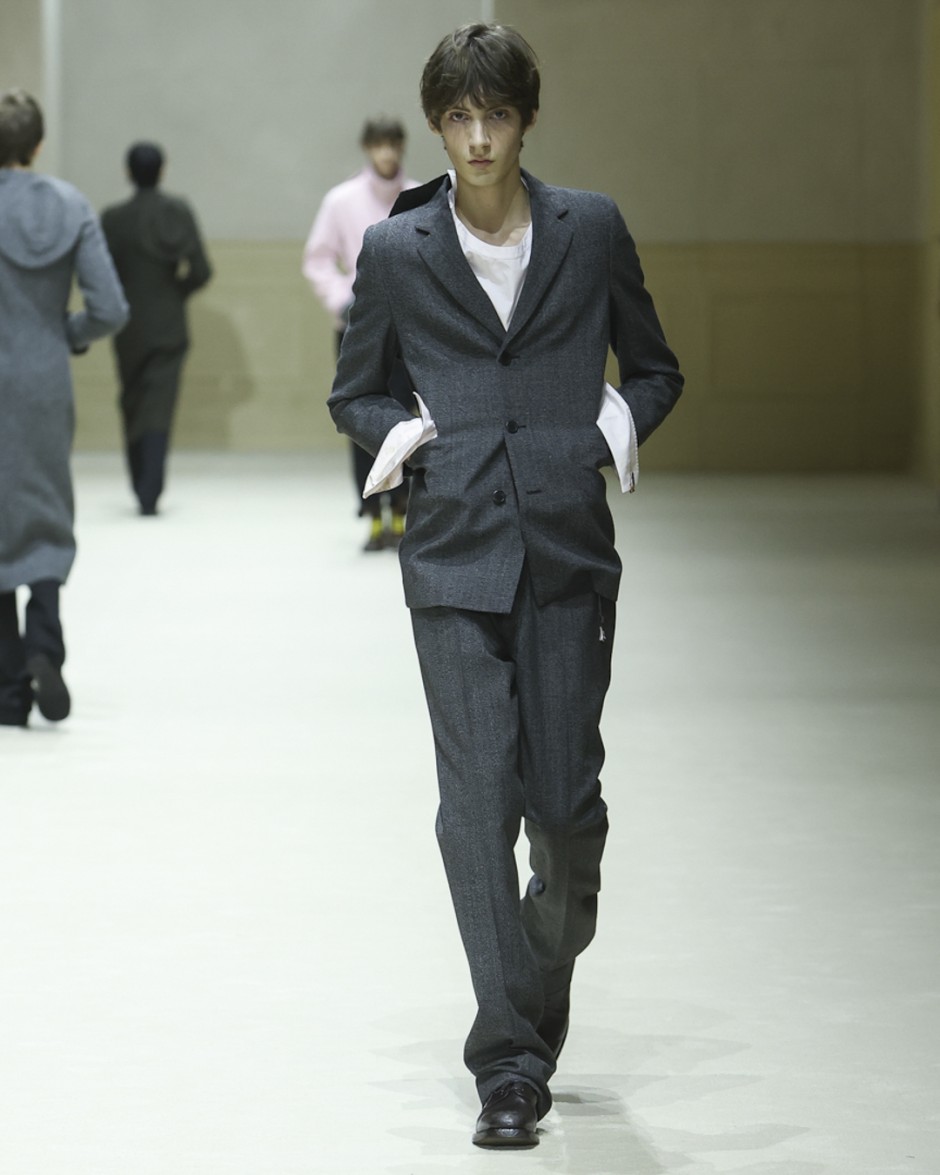 Moda Dünyası Neden Prada İçin Deli Oluyor?