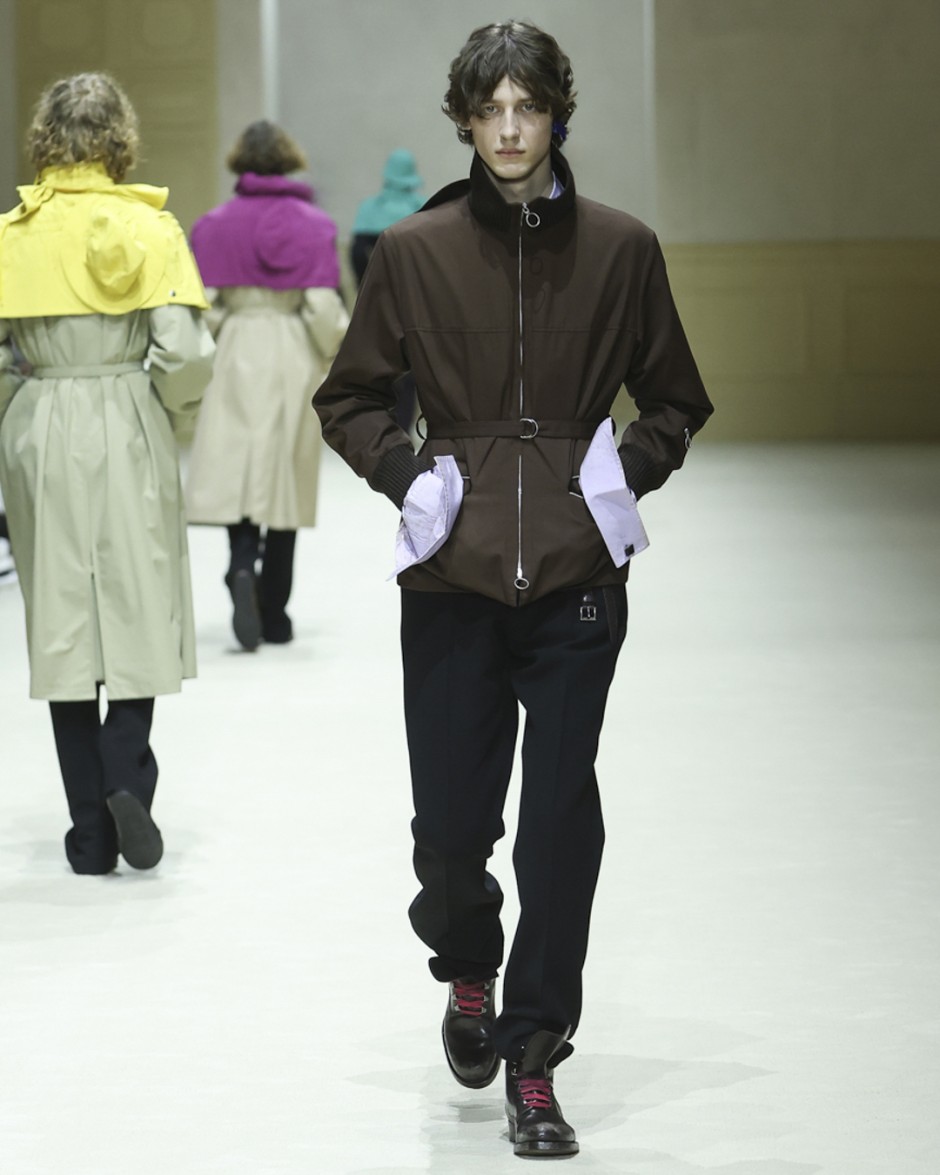 Moda Dünyası Neden Prada İçin Deli Oluyor?