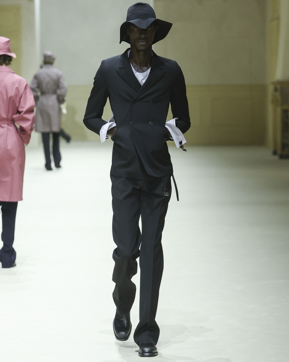 Moda Dünyası Neden Prada İçin Deli Oluyor?