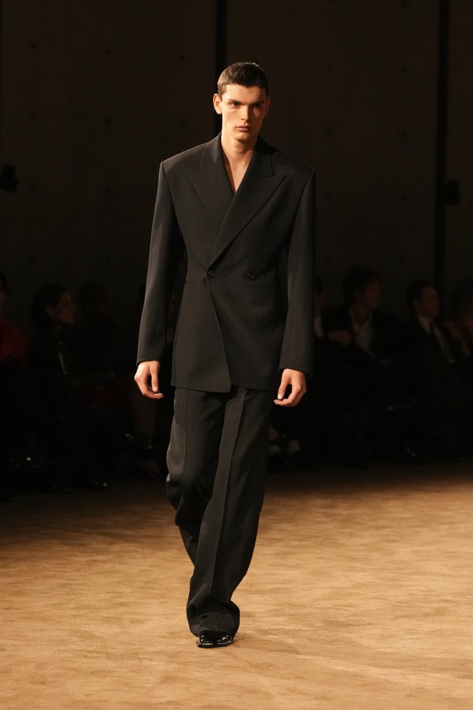 Paris Erkek Moda Haftası: Saint Laurent Kış 2026 Erkek Giyim Koleksiyonu