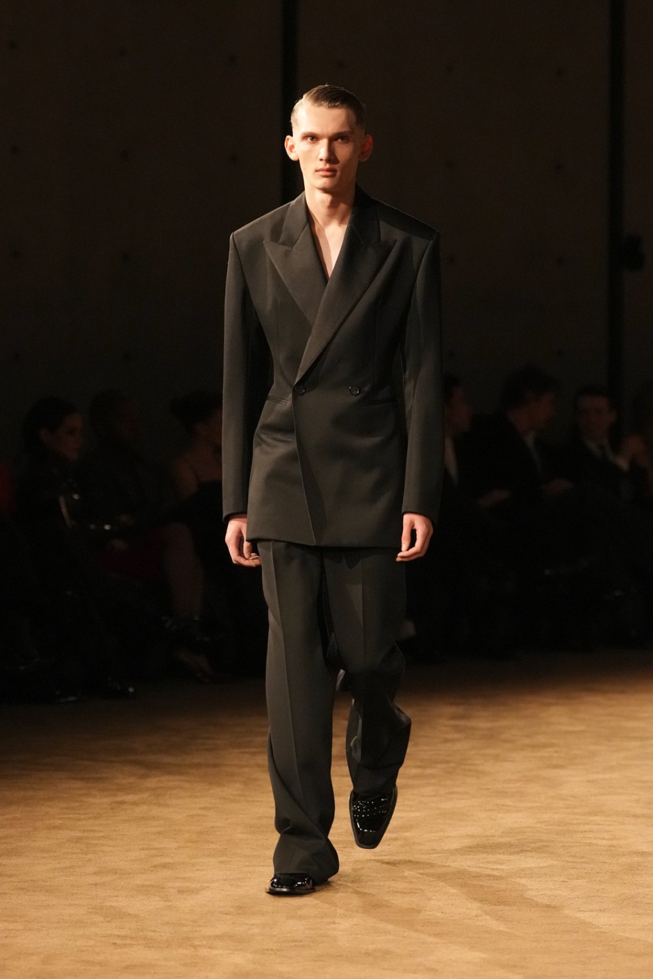 Paris Erkek Moda Haftası: Saint Laurent Kış 2026 Erkek Giyim Koleksiyonu