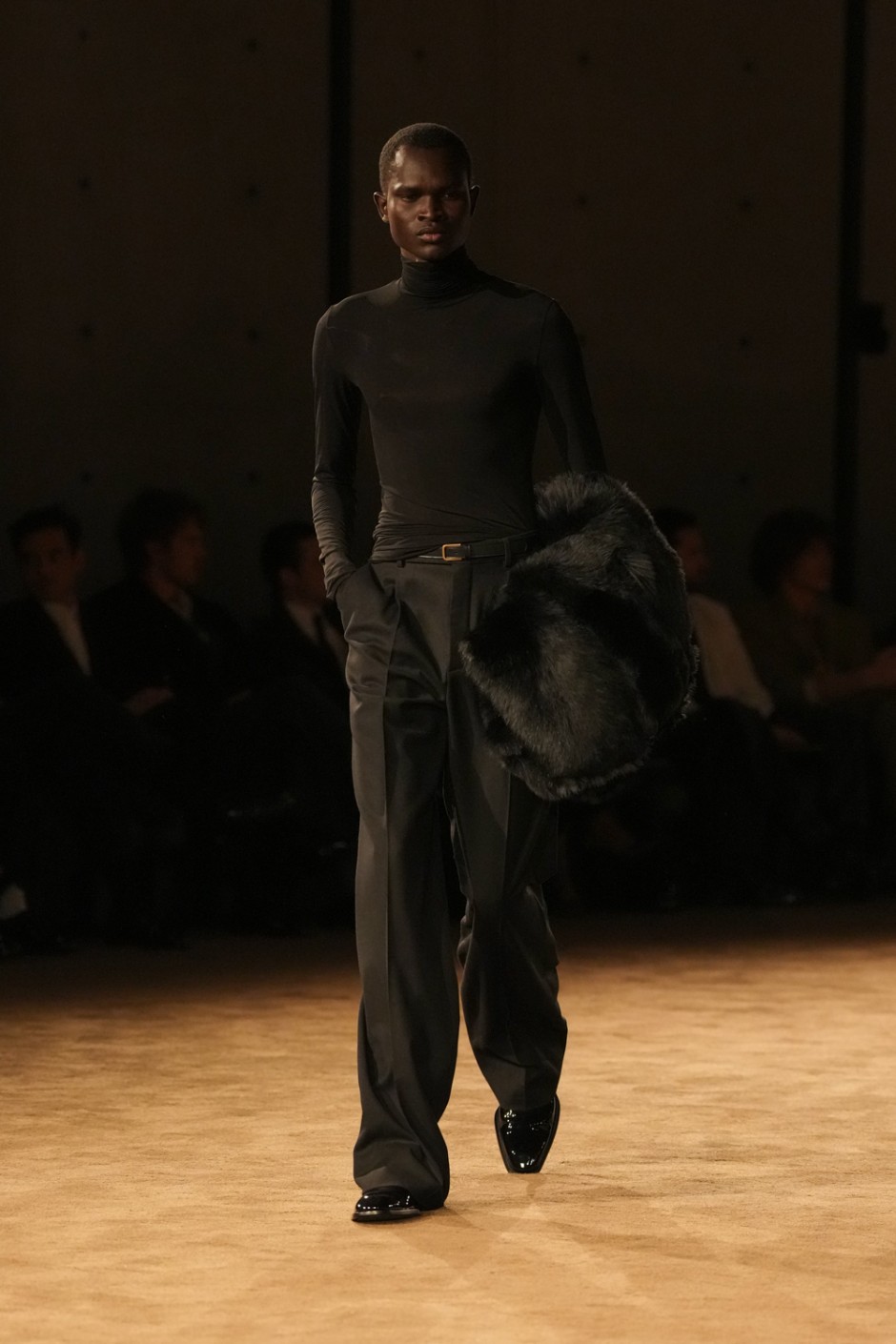 Paris Erkek Moda Haftası: Saint Laurent Kış 2026 Erkek Giyim Koleksiyonu