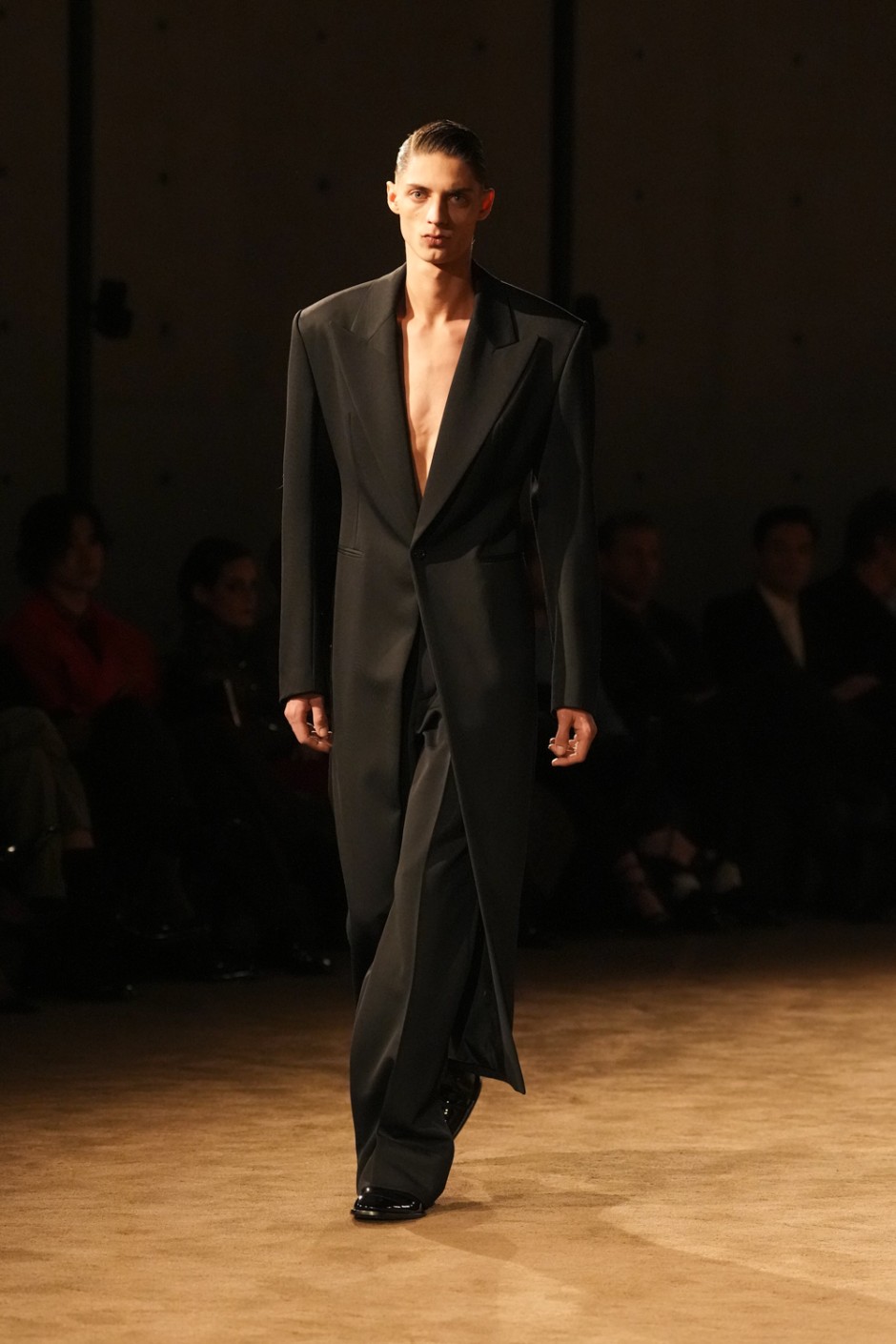 Paris Erkek Moda Haftası: Saint Laurent Kış 2026 Erkek Giyim Koleksiyonu