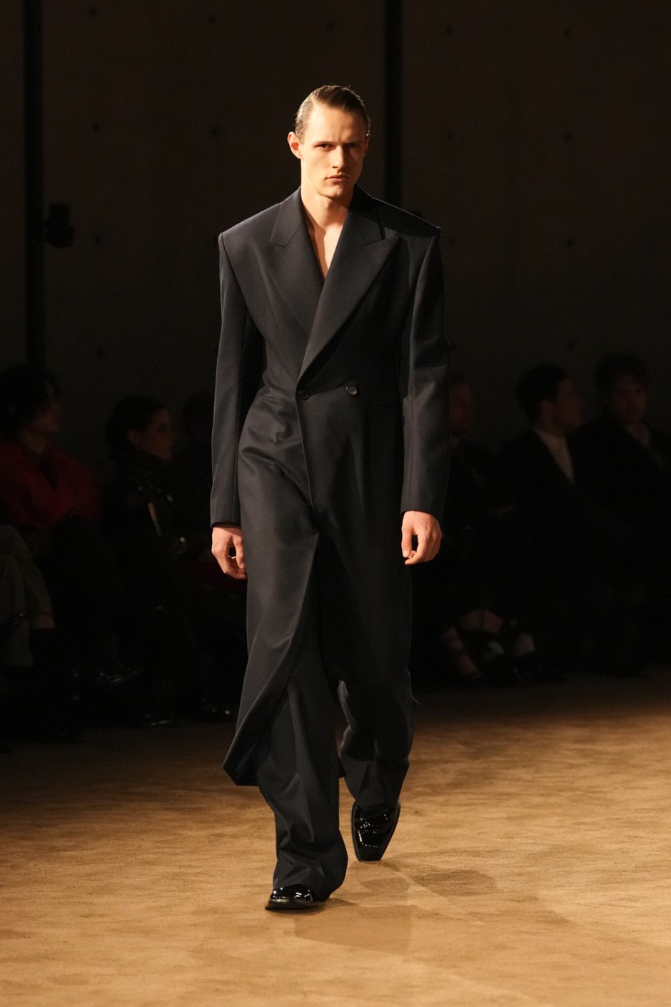 Paris Erkek Moda Haftası: Saint Laurent Kış 2026 Erkek Giyim Koleksiyonu