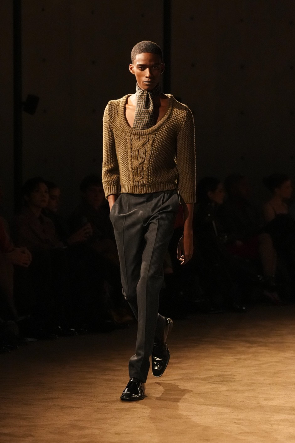 Paris Erkek Moda Haftası: Saint Laurent Kış 2026 Erkek Giyim Koleksiyonu