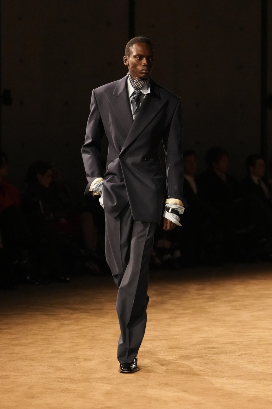 Paris Erkek Moda Haftası: Saint Laurent Kış 2026 Erkek Giyim Koleksiyonu