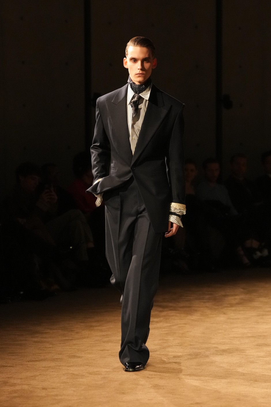 Paris Erkek Moda Haftası: Saint Laurent Kış 2026 Erkek Giyim Koleksiyonu