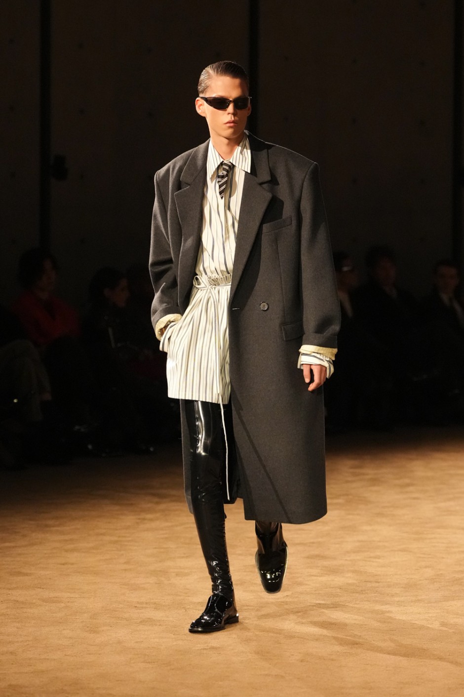 Paris Erkek Moda Haftası: Saint Laurent Kış 2026 Erkek Giyim Koleksiyonu