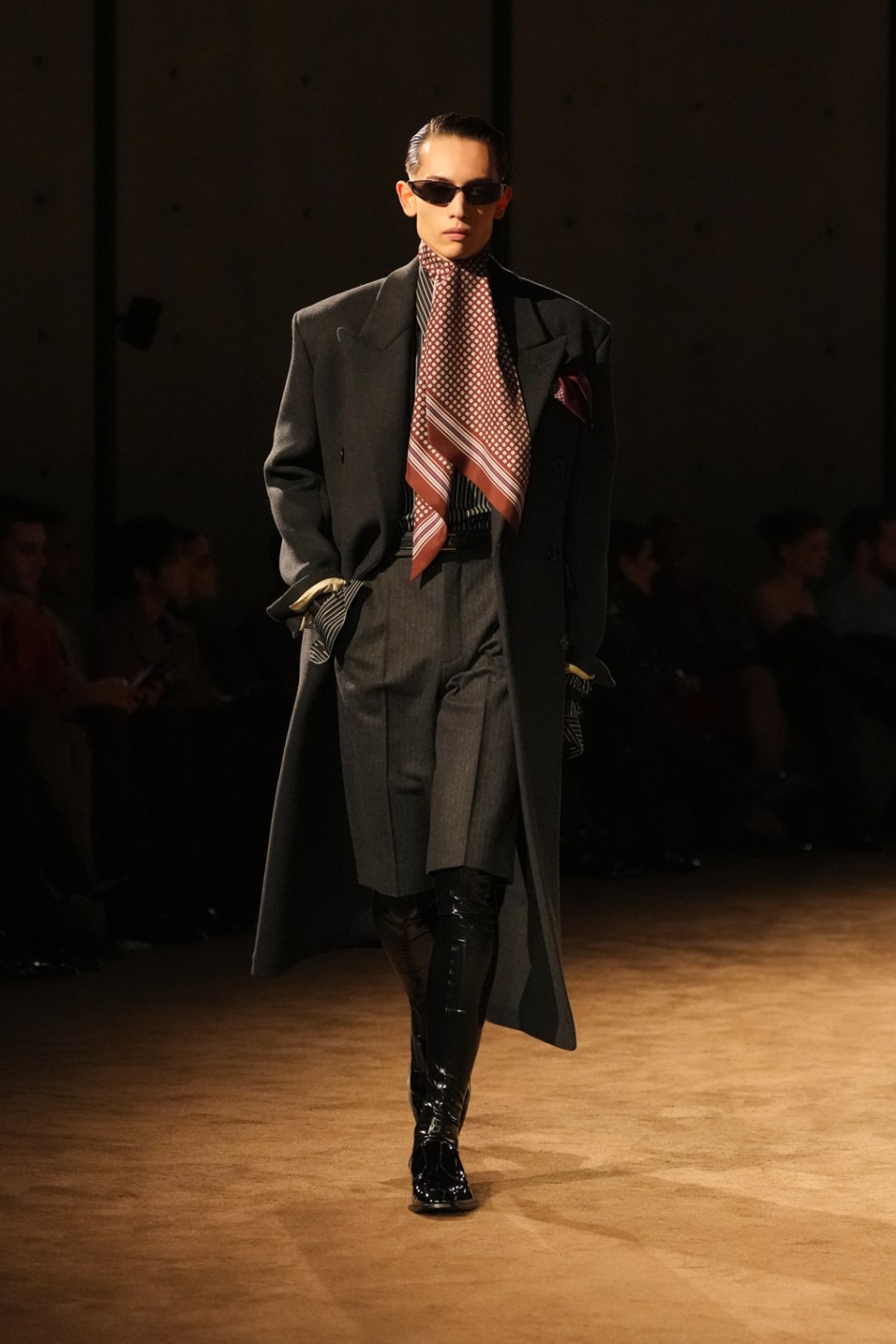 Paris Erkek Moda Haftası: Saint Laurent Kış 2026 Erkek Giyim Koleksiyonu