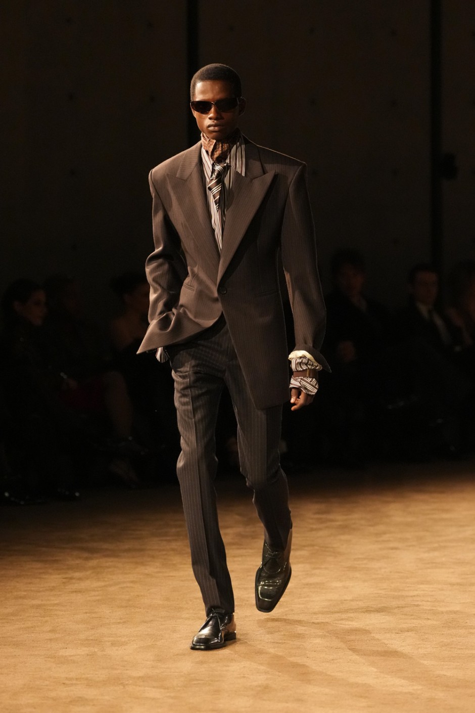 Paris Erkek Moda Haftası: Saint Laurent Kış 2026 Erkek Giyim Koleksiyonu