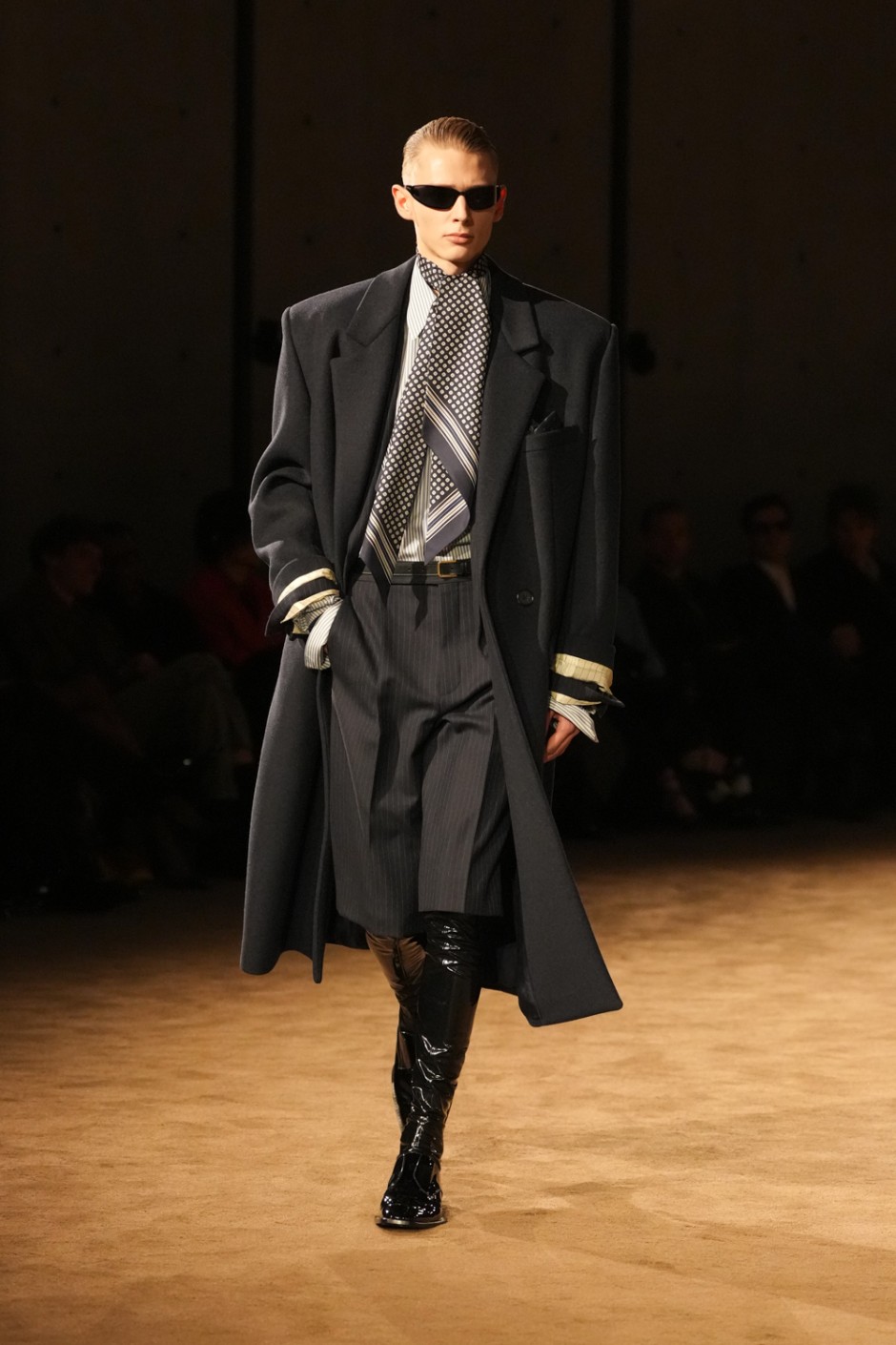 Paris Erkek Moda Haftası: Saint Laurent Kış 2026 Erkek Giyim Koleksiyonu