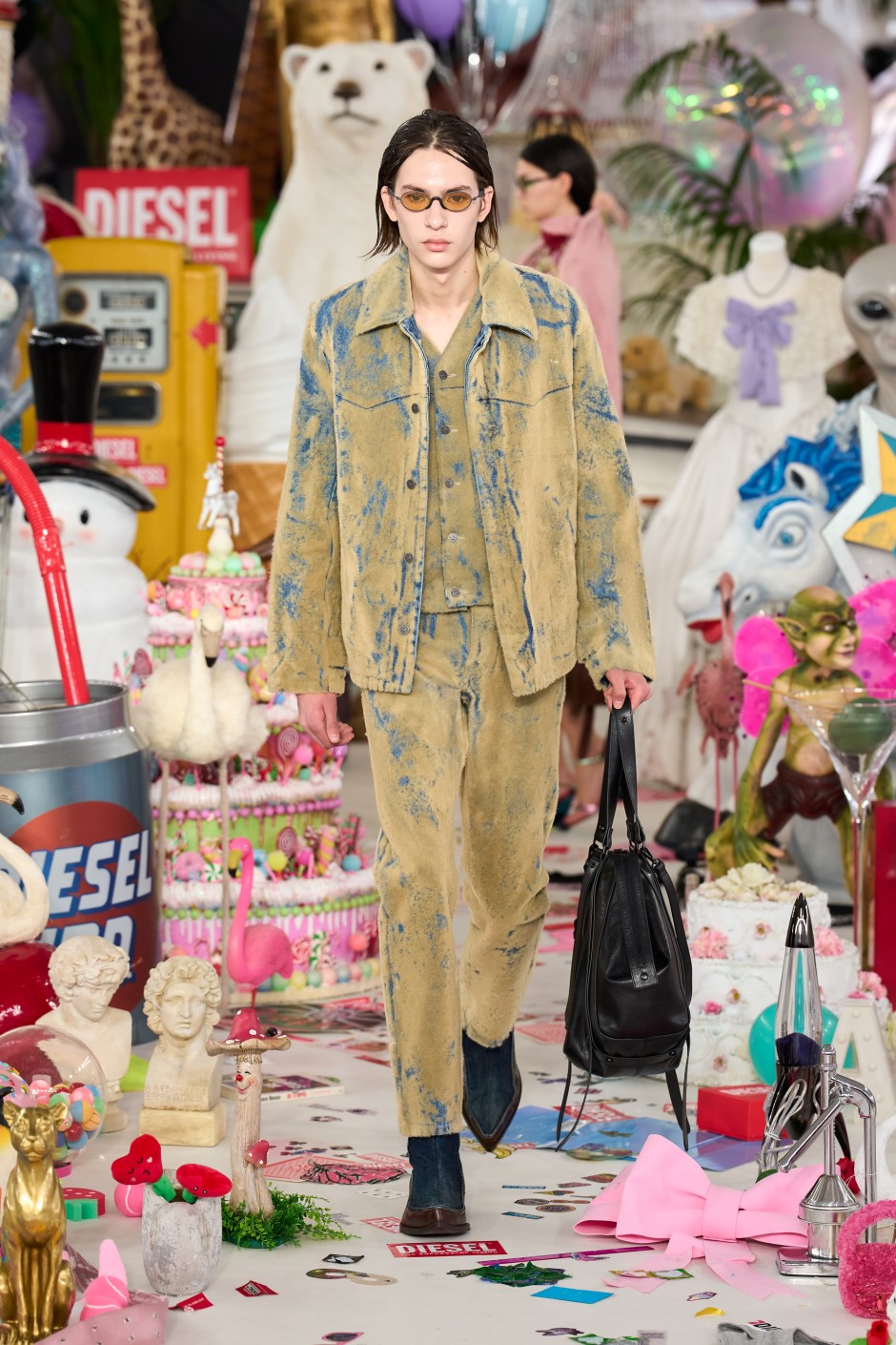 'Walk of No Shame' Sahiplen. Yaşa. Kendin ol.