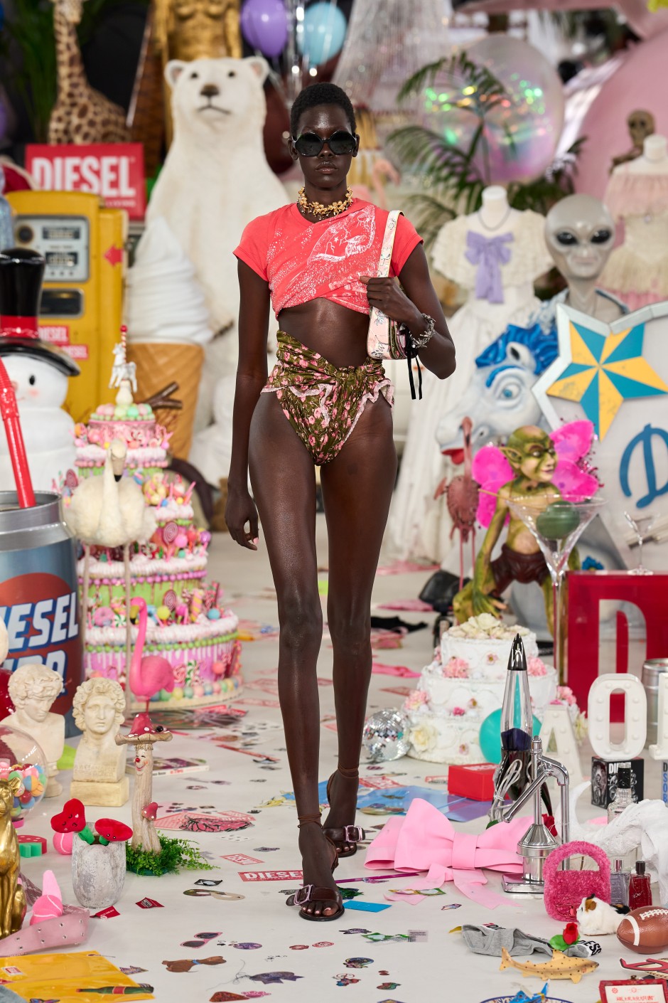 'Walk of No Shame' Sahiplen. Yaşa. Kendin ol.