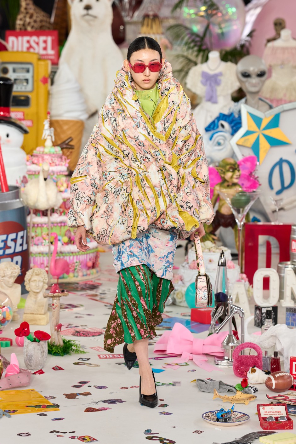 'Walk of No Shame' Sahiplen. Yaşa. Kendin ol.