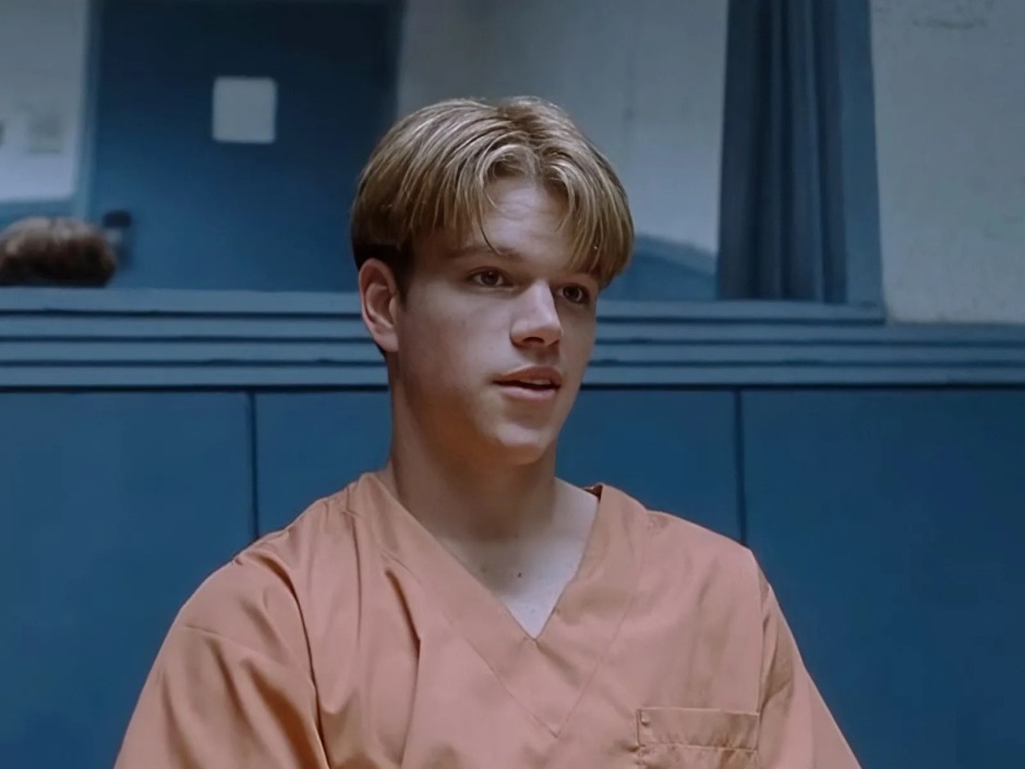 Gus Van Sant'ın Good Will Hunting (1997) filminden bir sahne; Matt Damon'ın canlandırdığı Will Hunting, sorgu odasında oturuyor.