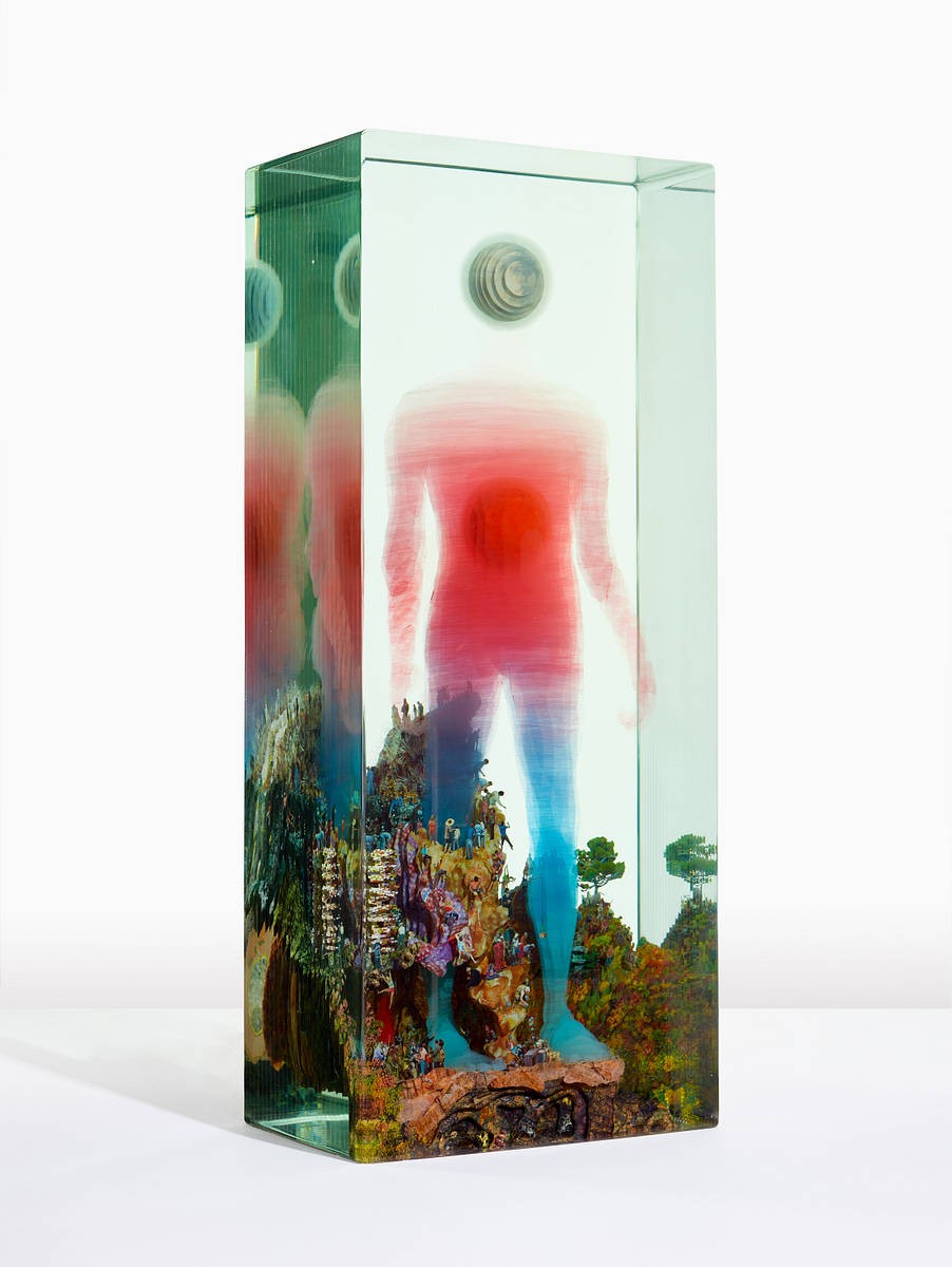 Donmuş Sinema: Dustin Yellin ile Bilincin Yolculuğu
