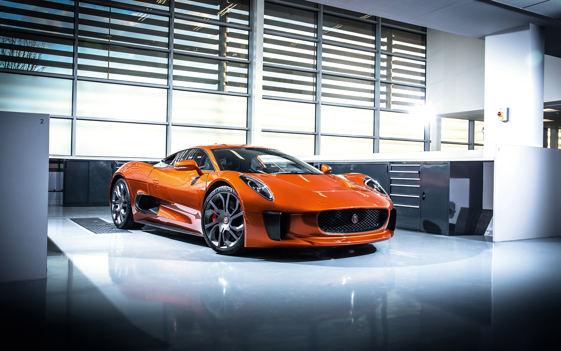 007’nin Korkulu Rüyası: Jaguar C-X75