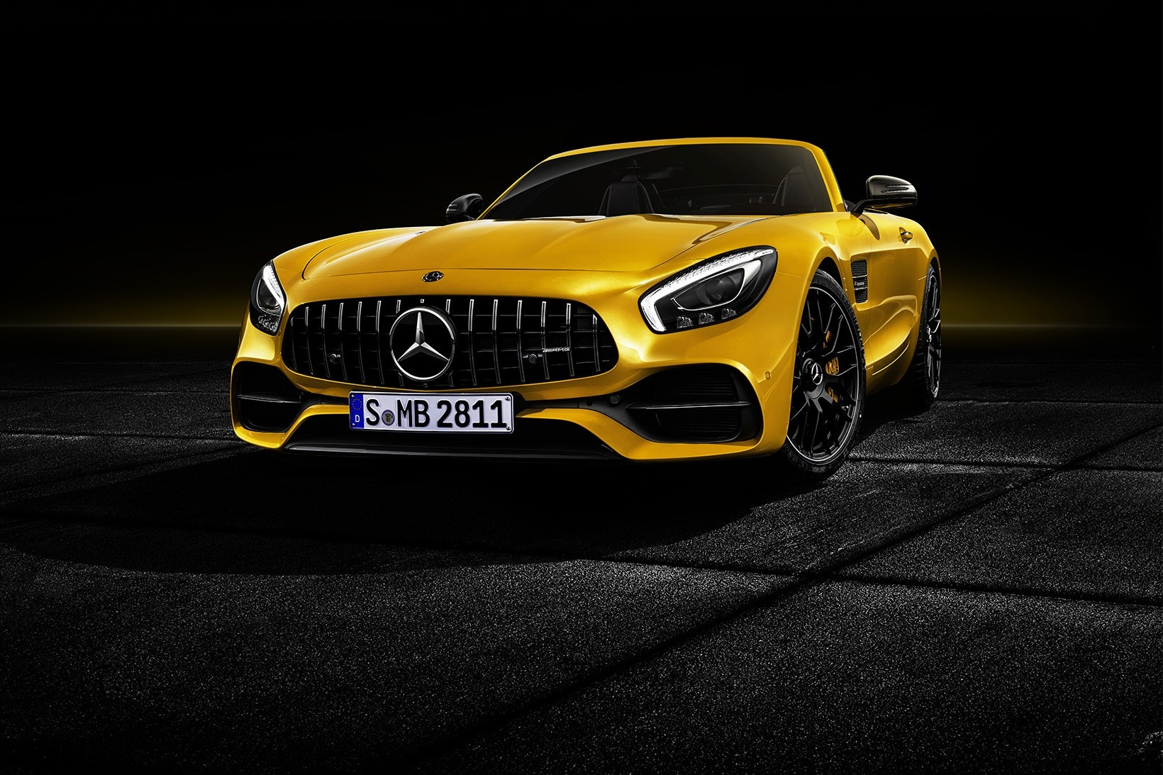 Mercedes’ın yeni AMG GT Roadster modelleriyle tanışın