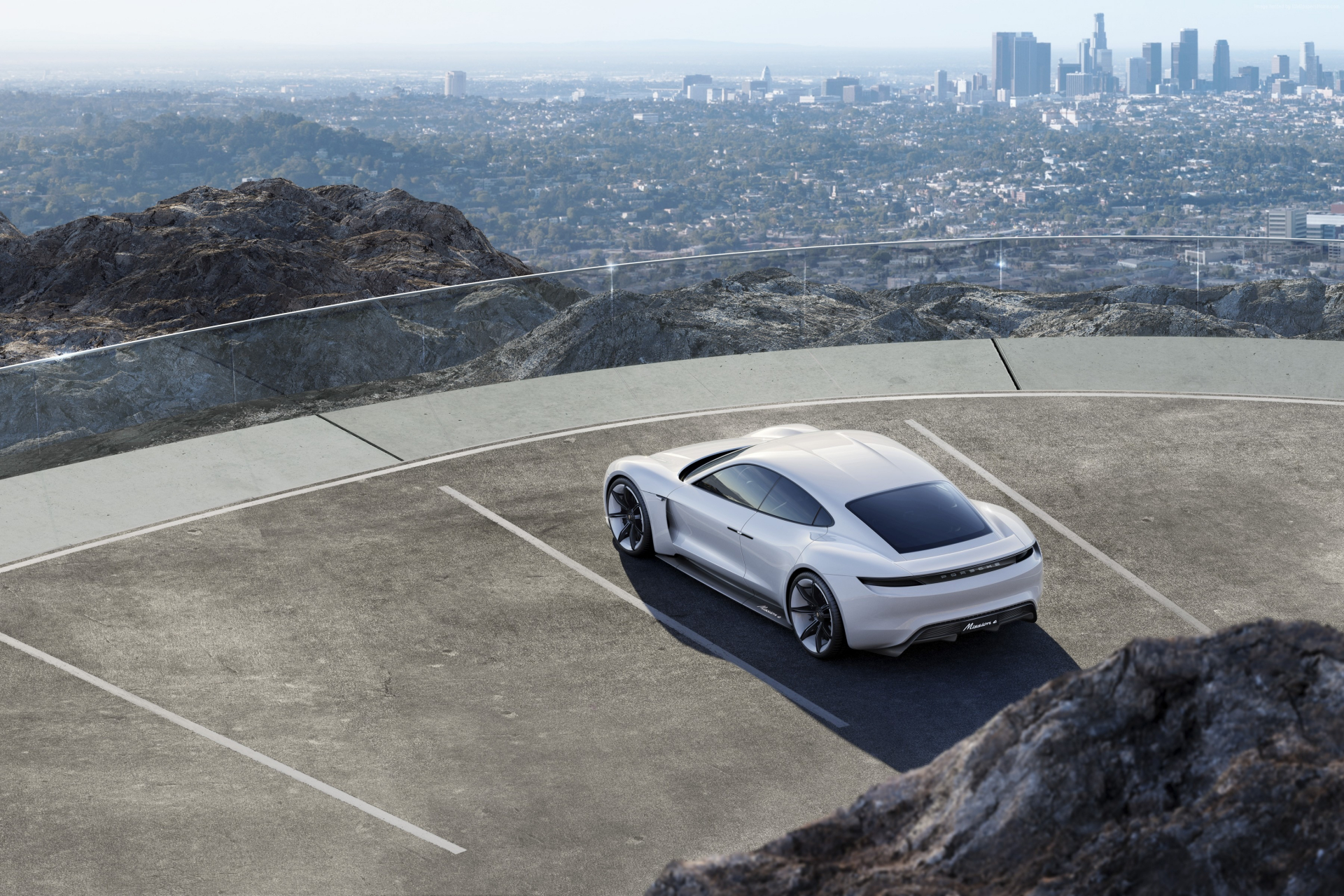 Porsche’nin İlk Elektrikli Aracı Taycan ile Tanışın