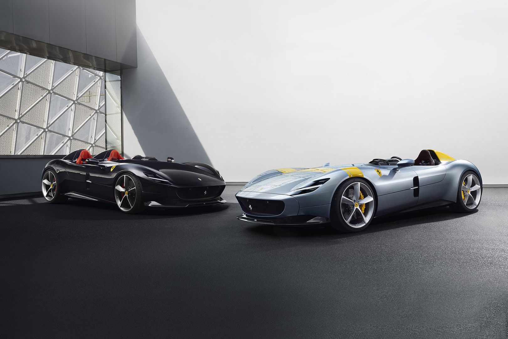 Ferrari’nin Yeni Canavarları: Monza SP1 ve SP2 Speedster