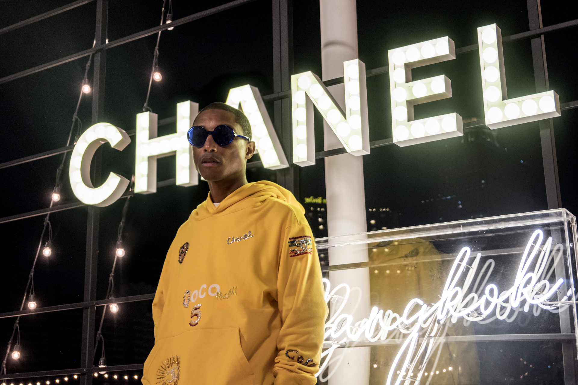 Chanel ve Pharrell Williams Güçlerini Birleştirdi!