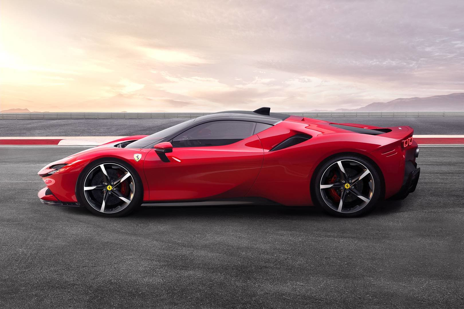 Ferrari’nin Yeni Hibrid Modeli: SF90 Stradale