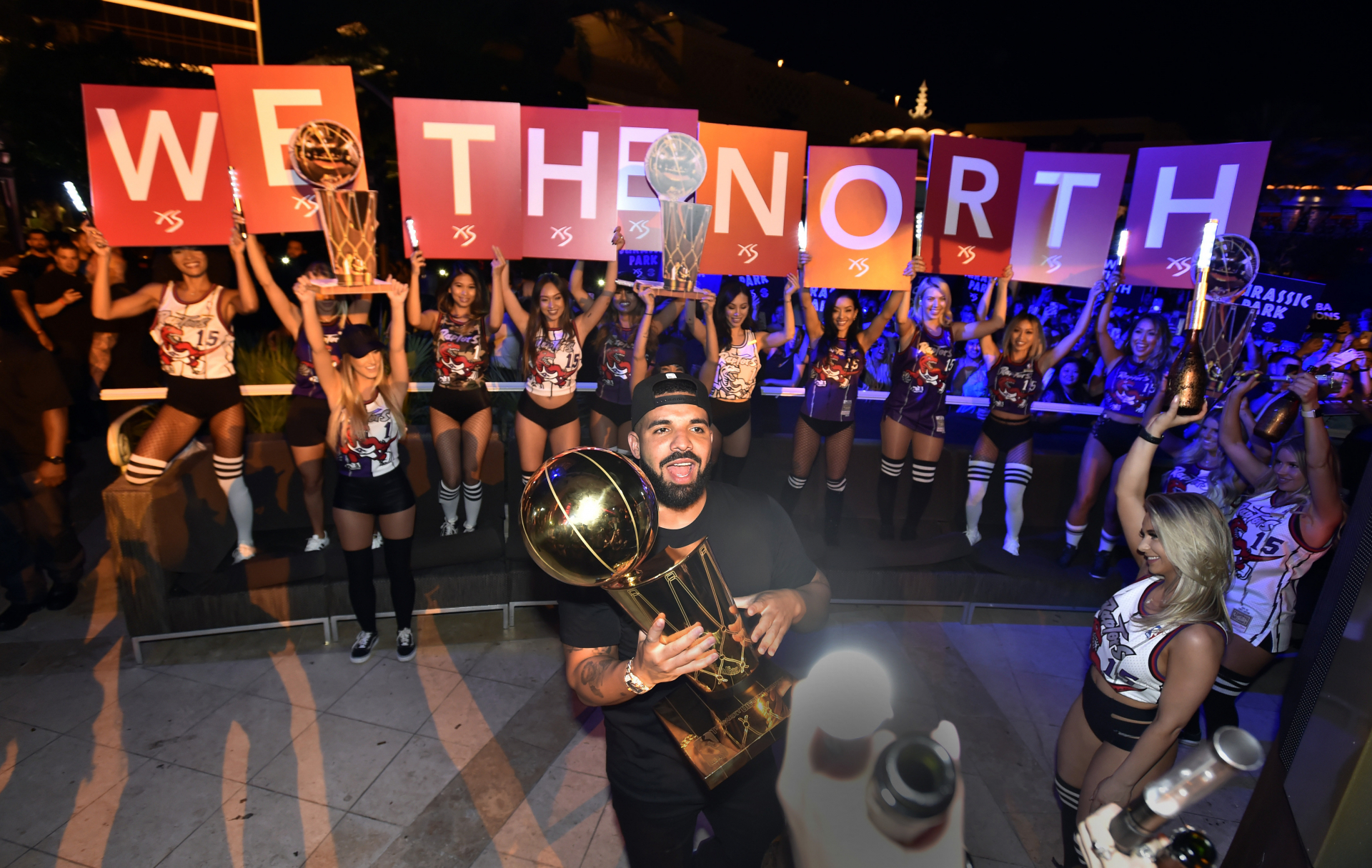 Drake’den Şampiyonluğa Özel İki Şarkı: Omerta & Money in the Grave