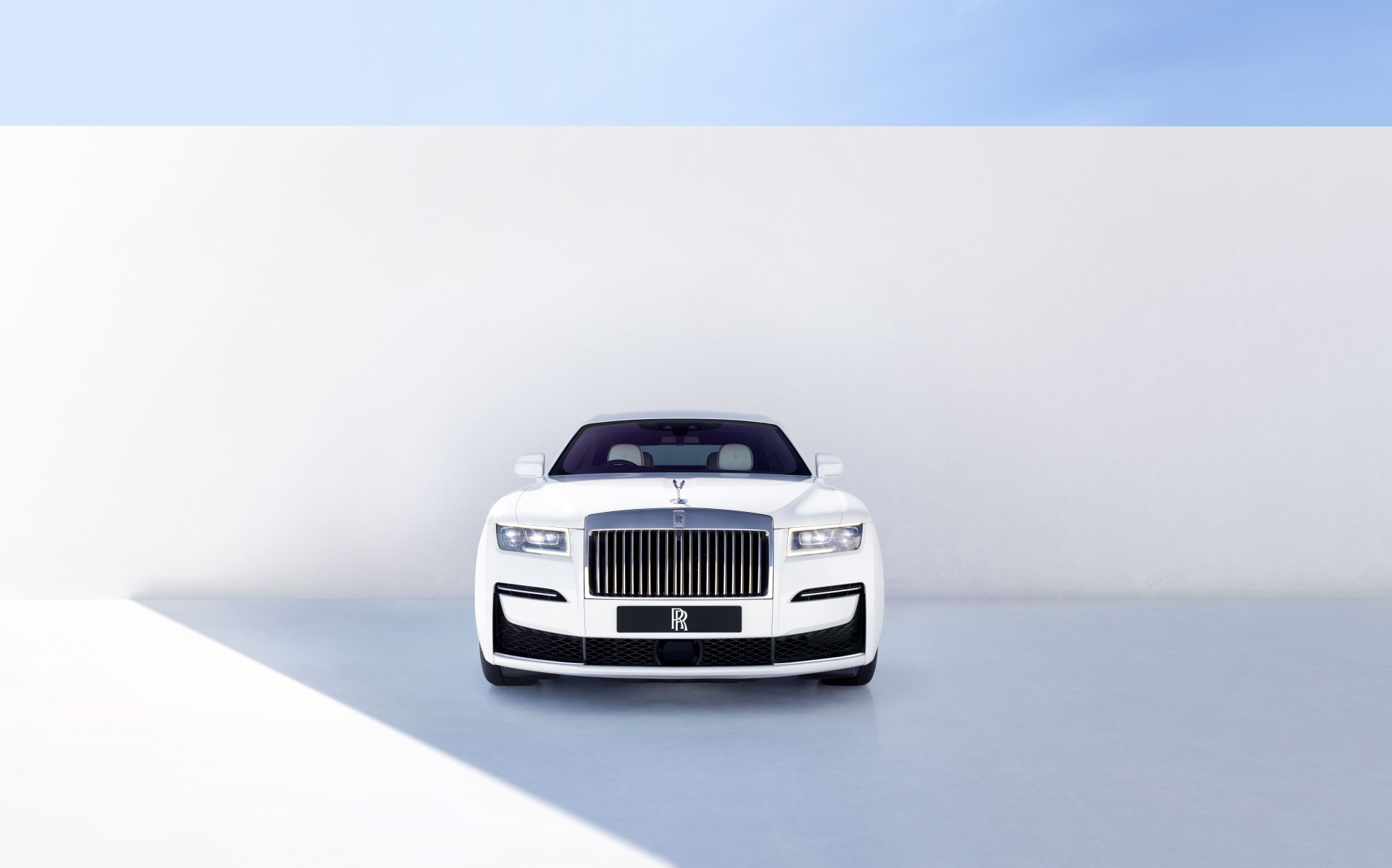 Yeni Nesil Ghost ile Rolls Royce Ne Hedefledi?
