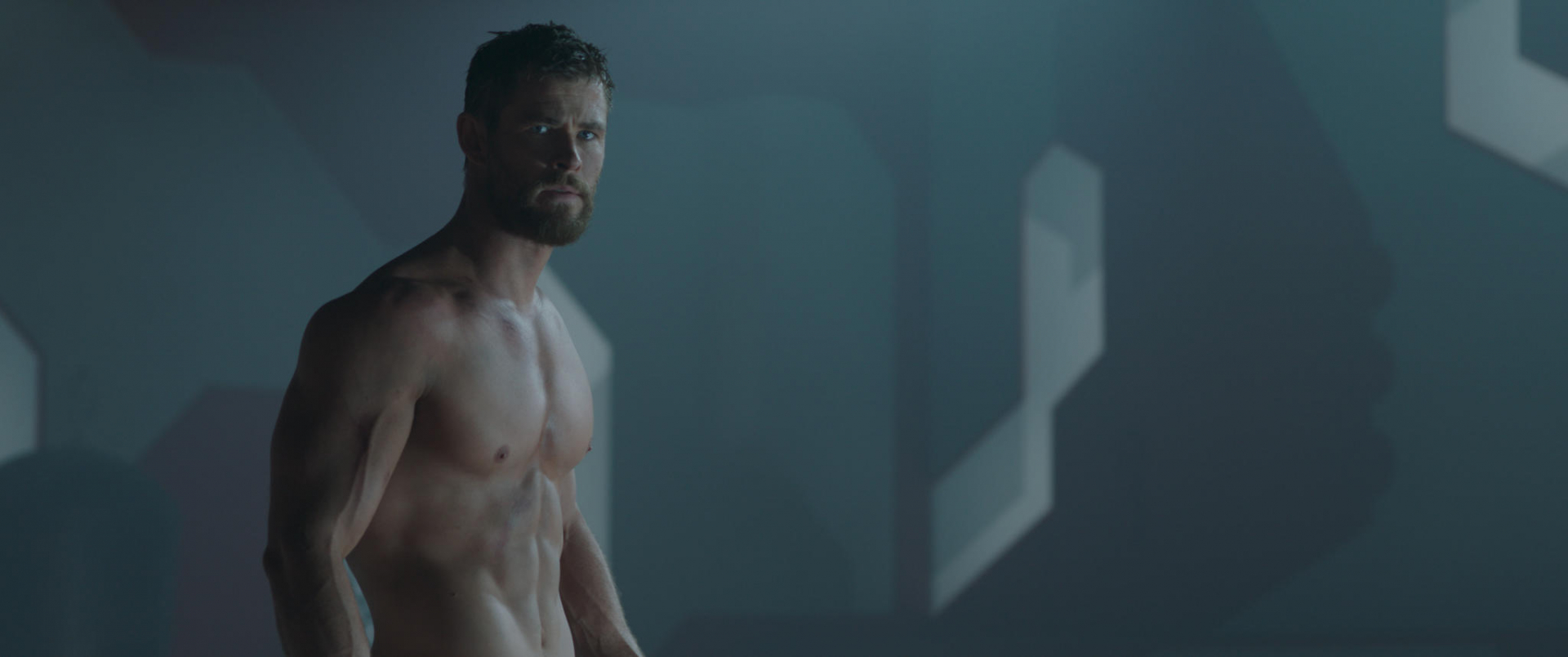 Chris Hemsworth ya da Chris Evans’ın Göğüs Kaslarına Nasıl Sahip Olabilirsiniz?