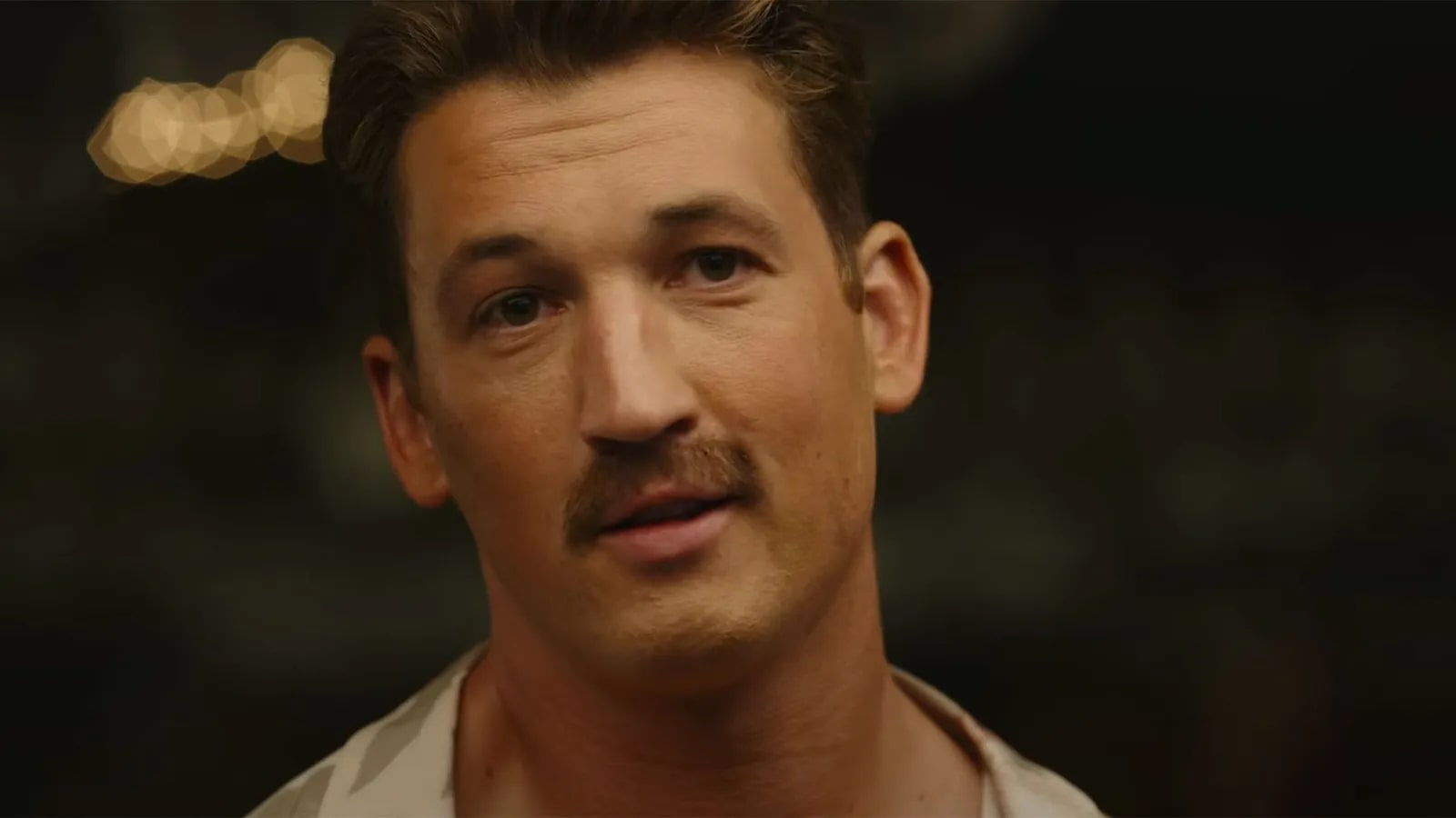 80'lerin Porno Bıyığına Bir Örnek: Top Gun'dan Miles Teller