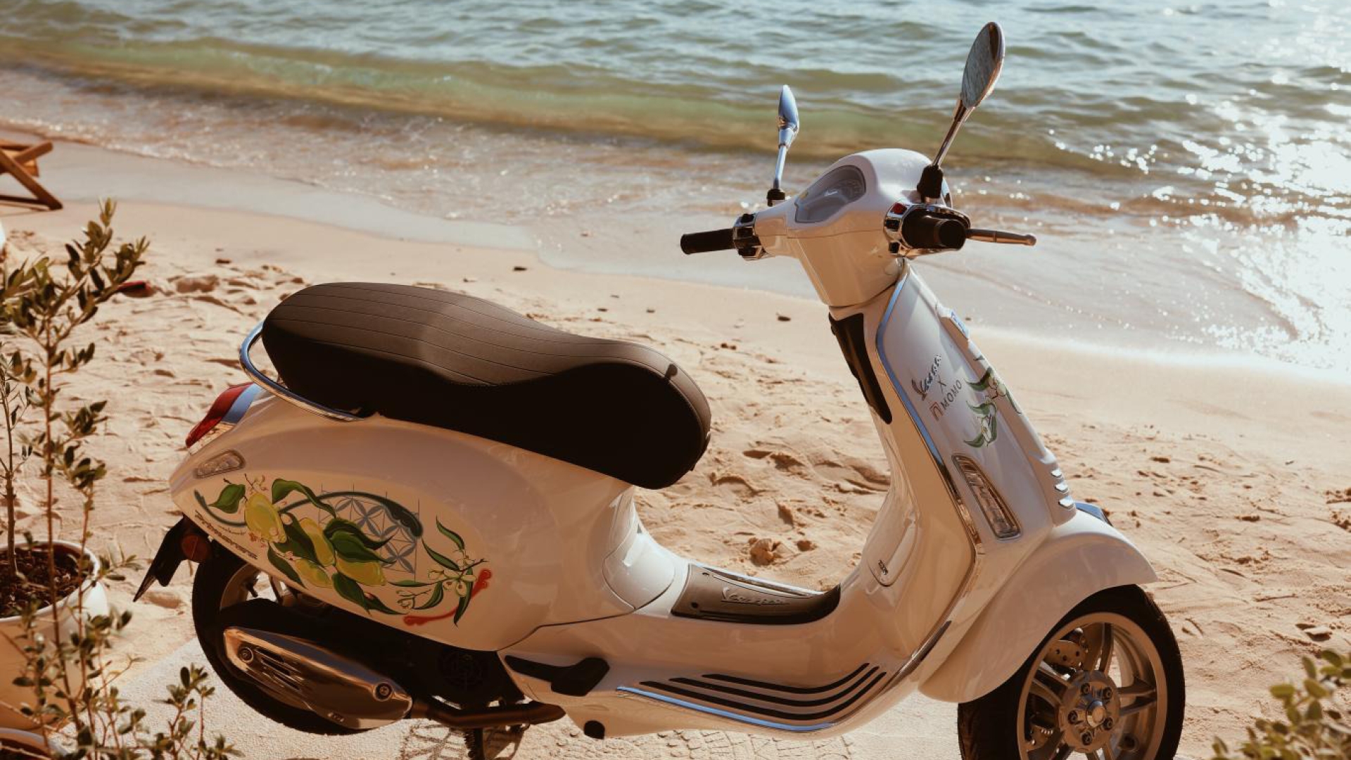 Vespa The Beach of Momo