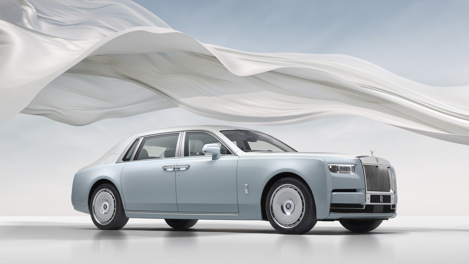 Rolls-Royce'tan Eski Bir Hikayeye Yeni Bir Bölüm: Phantom Scintilla Spirit Of Ecstasy