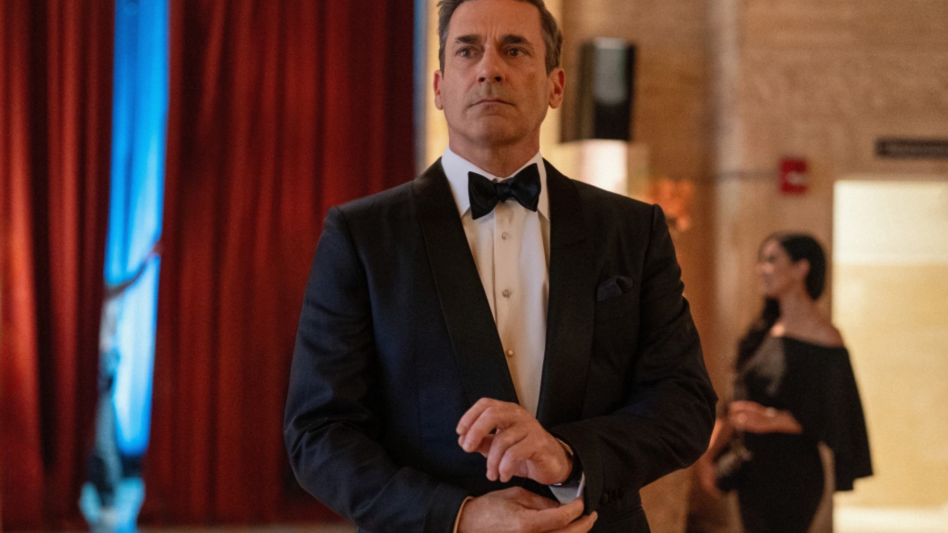 Your Friends & Neighbors: Jon Hamm’ın Yeni Dizisi İzlemeye Değer Mi?