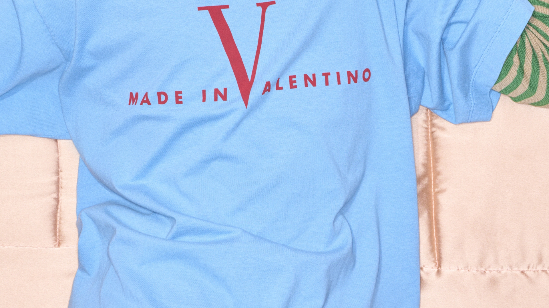Valentino ve Alessandro Michele Bu Kez de Abartmaktan Çekinmedi