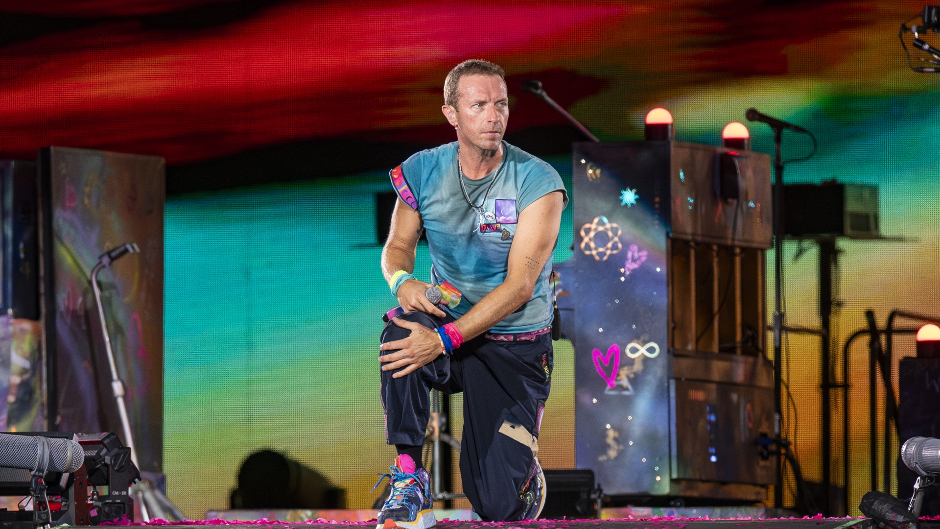 10 Coldplay Ayrılık Şarkısı: Aşk, Kalp Kırıklığı ve İyileşme Üzerine Şarkılar