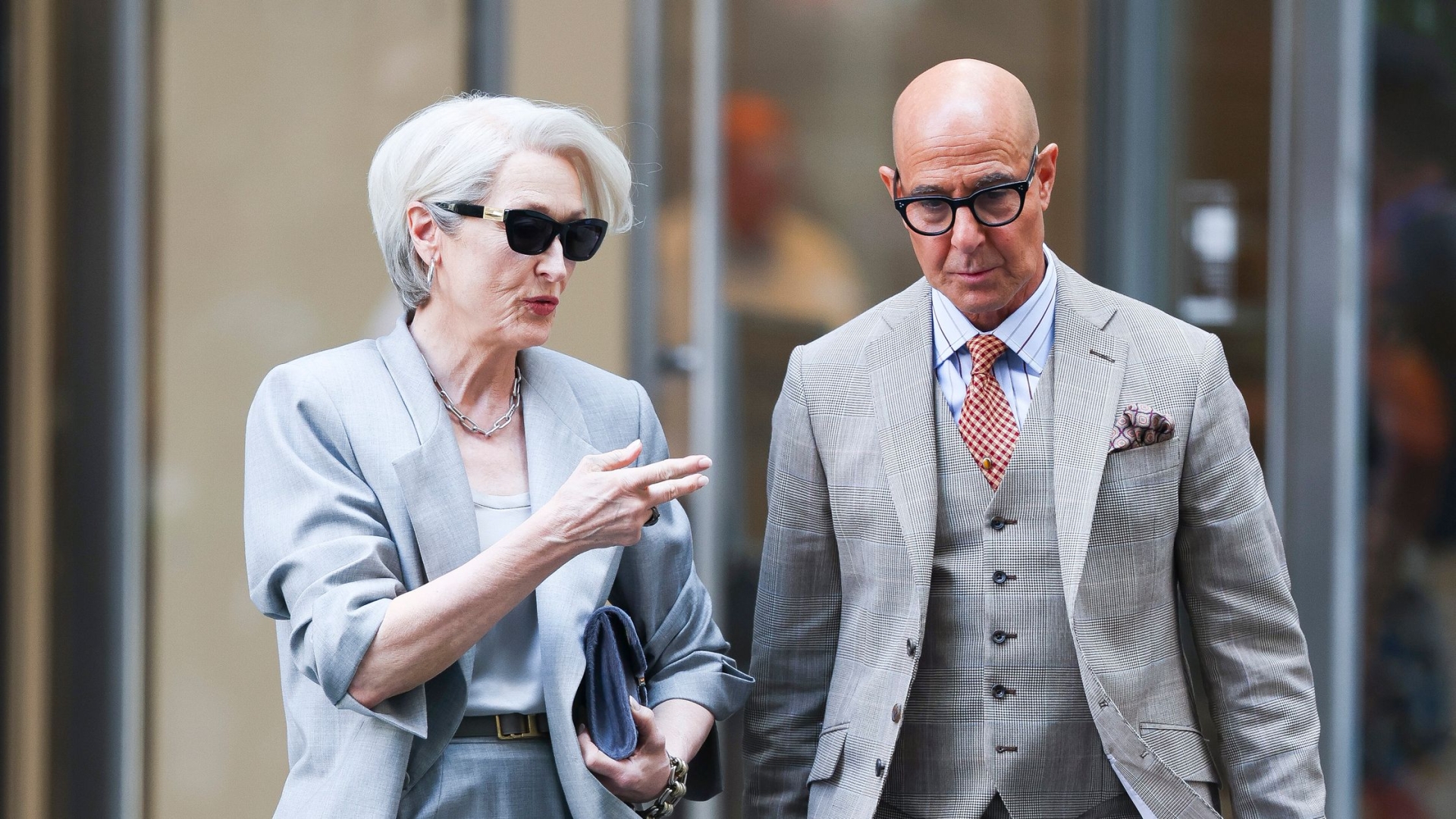 Stanley Tucci Şıklığıyla Geri Döndü: The Devil Wears Prada 2’de Nigel Sahalara Dönüyor