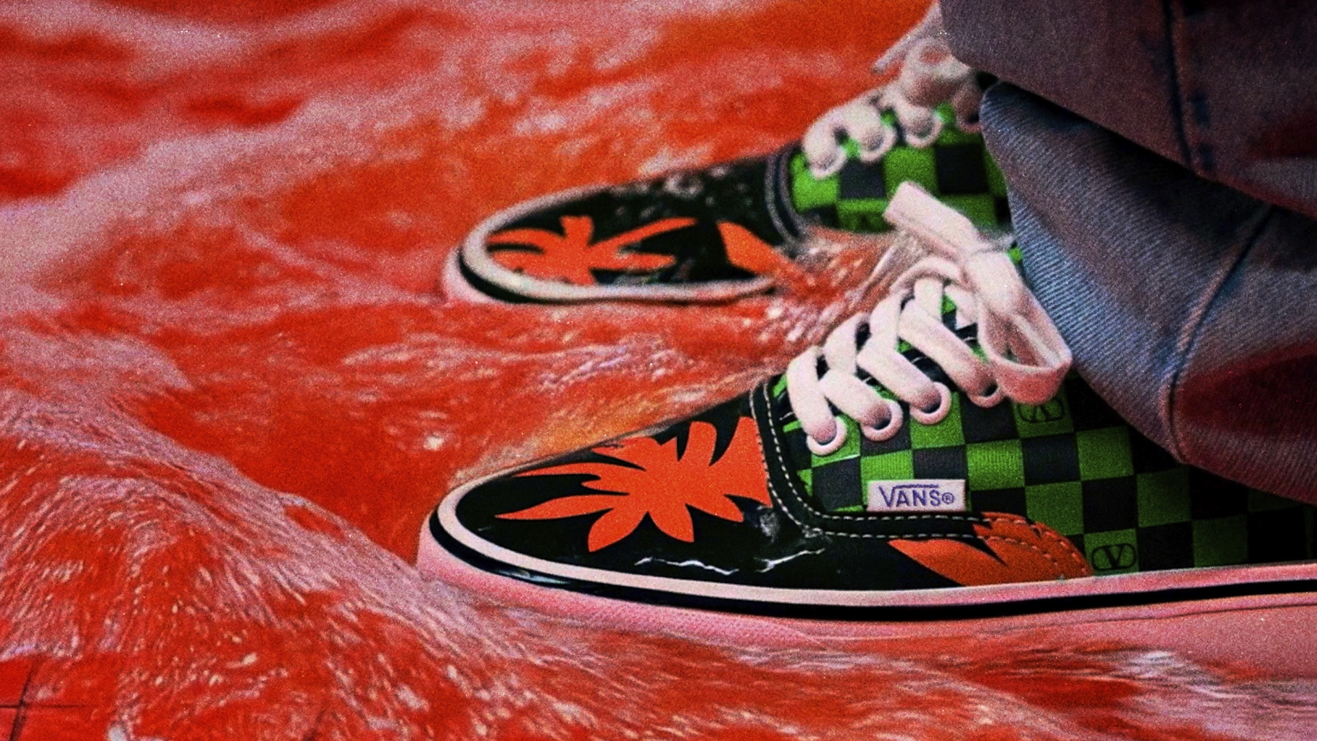 Valentino Garavani ve Vans İş Birliği Yılın En İyisi Olmaya Aday